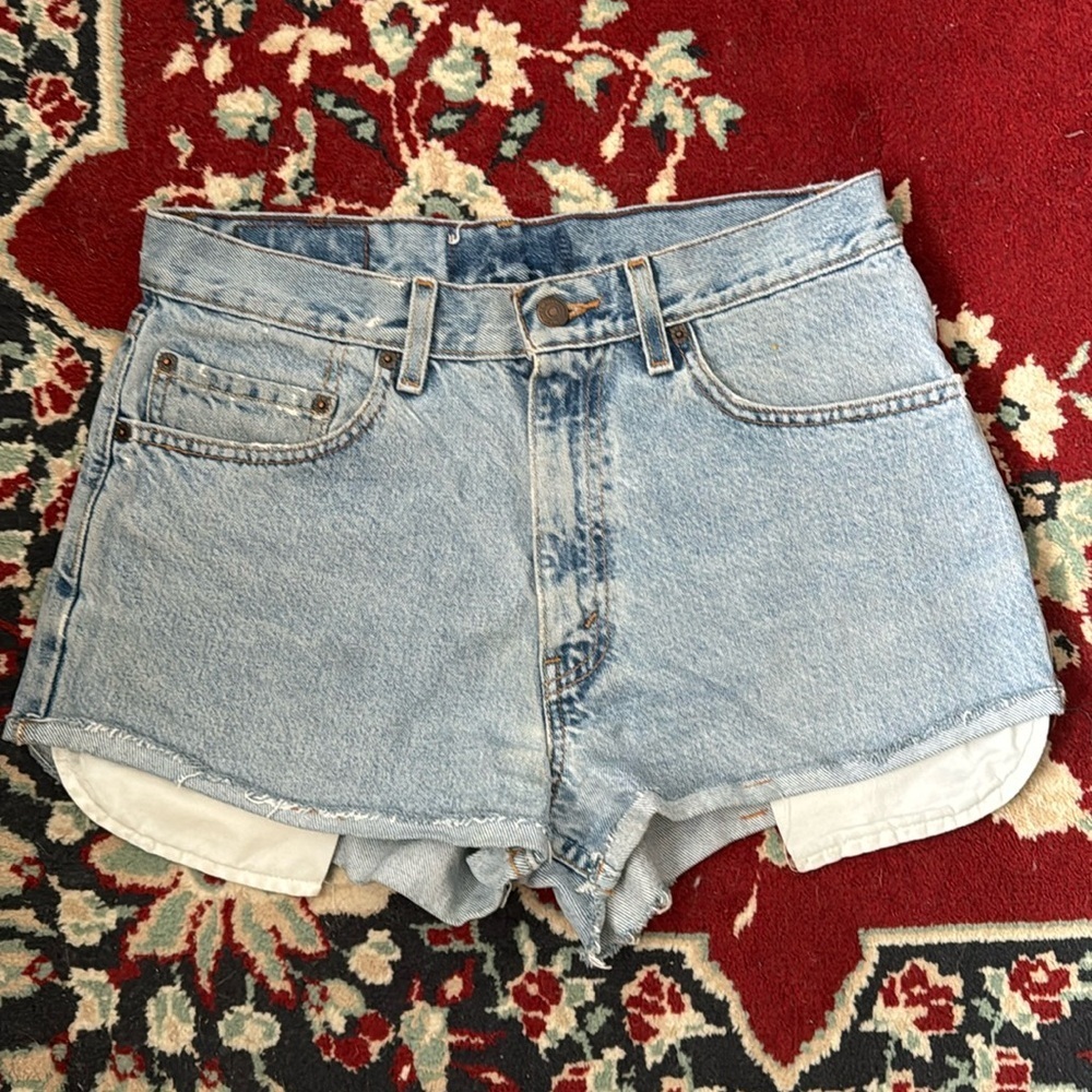 Vintage Levi’s cut off shorts​​